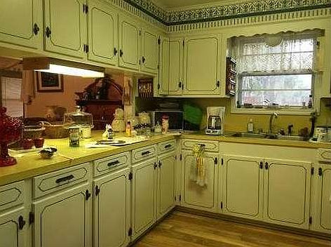 5th image of 213 Roberta Ave