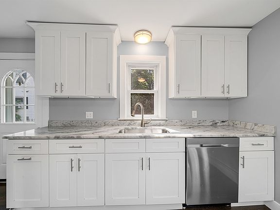 2nd image of 2 California Ln