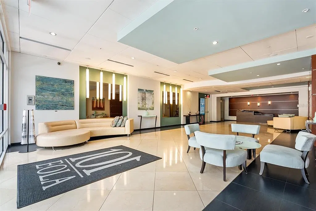 1 bed, 1.5 bath, 997 sqft, $2,300 — Photo 4