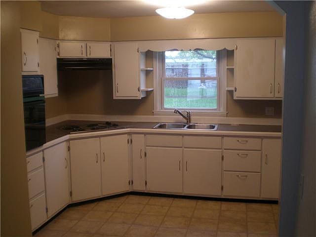 2nd image of 110 E South St