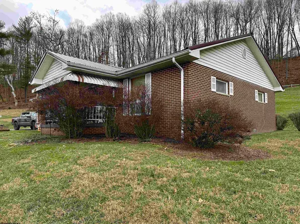 78 Steerman St, Philippi, WV 26416
