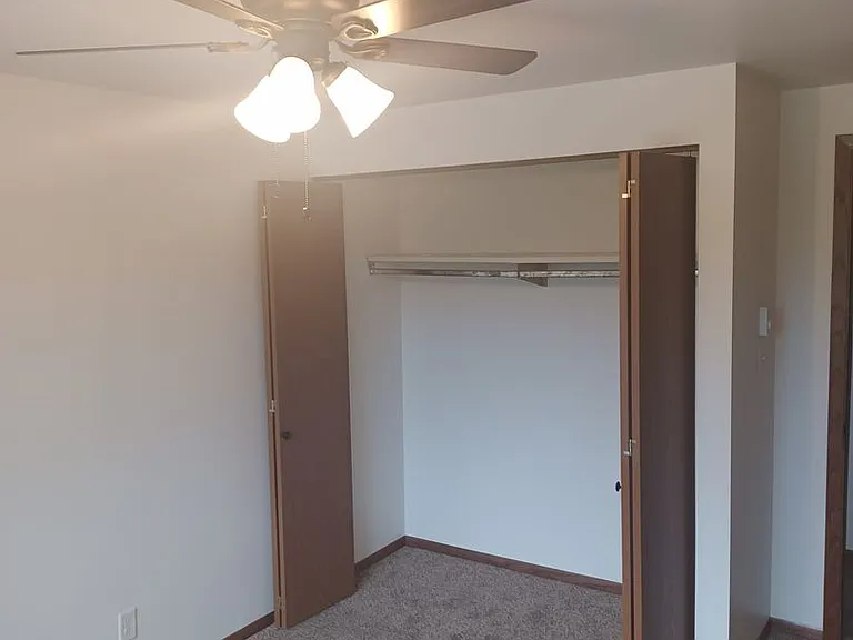 1025 Willow Ave — Photo 10