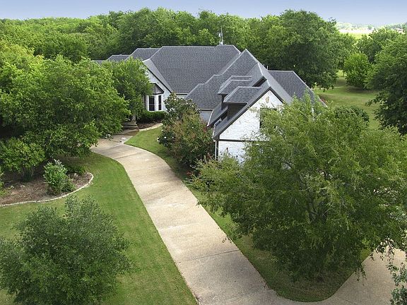 2nd image of 9777 Kendall Cir