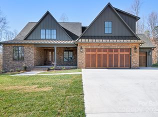132 Castleview Ln, Mooresville, NC 28115