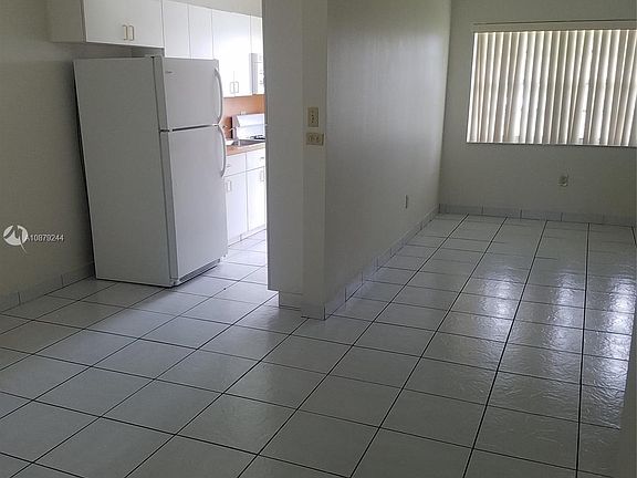 4th image of 165 NE 203rd Ter APT 5