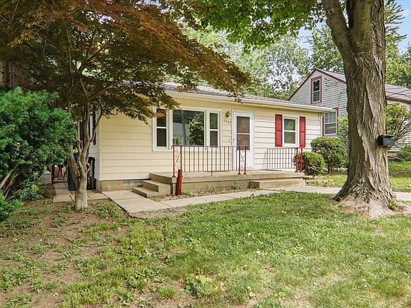 3rd image of 1309 Eastholme Ave