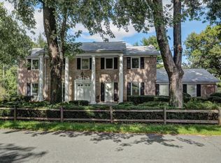 8310 Riding Ridge Pl, Mc Lean, VA 22102