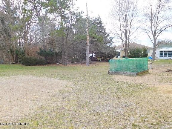 3rd image of 82 Brakenbury Dr