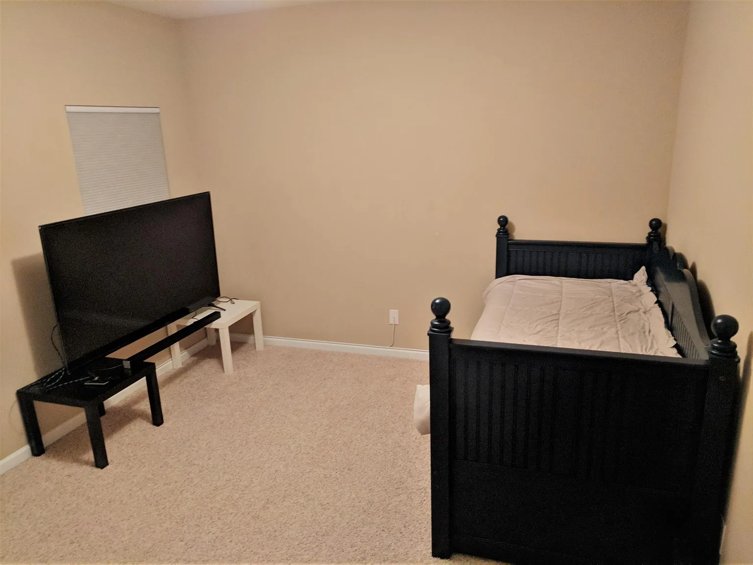 3 bed, 3.5 bath, 1992 sqft, $2,120 — Photo 4