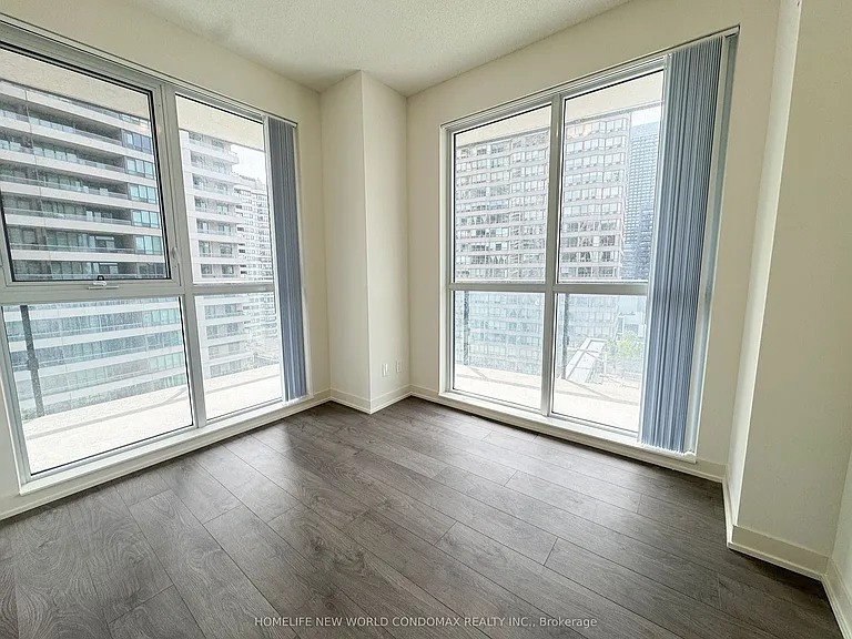 4955 Yonge St #806 — Photo 14