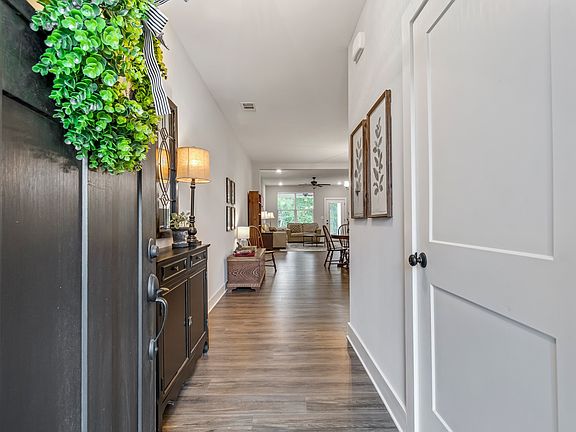 5th image of 2606 Leawood Ct