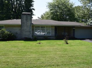 903 W Oak Ln, Robinson, IL 62454