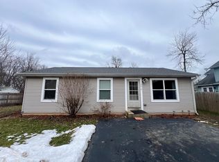 2610 S Elmkirk Park, McHenry, IL 60051