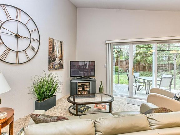 3rd image of 711 Nobility Dr
