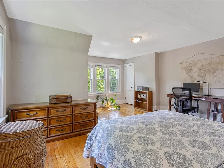 562 Buckingham Ave — Photo 23