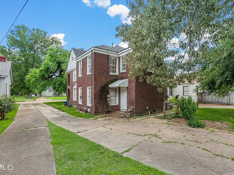 234 Boulevard St — Photo 26