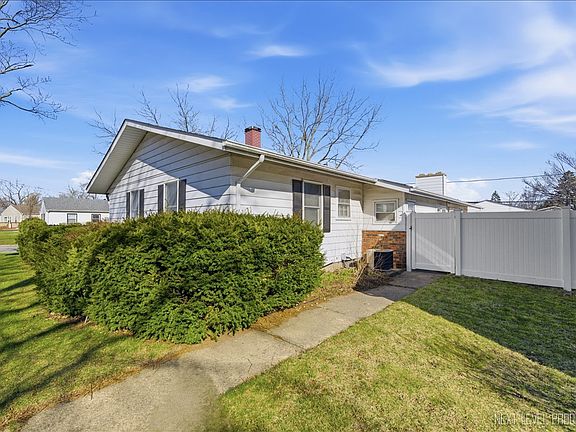 4th image of 1114 Brentwood Pl