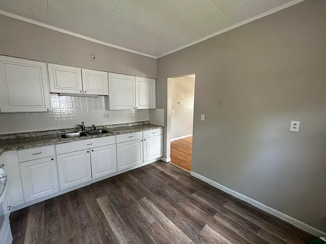 223 Hudson St #2 — Photo 9