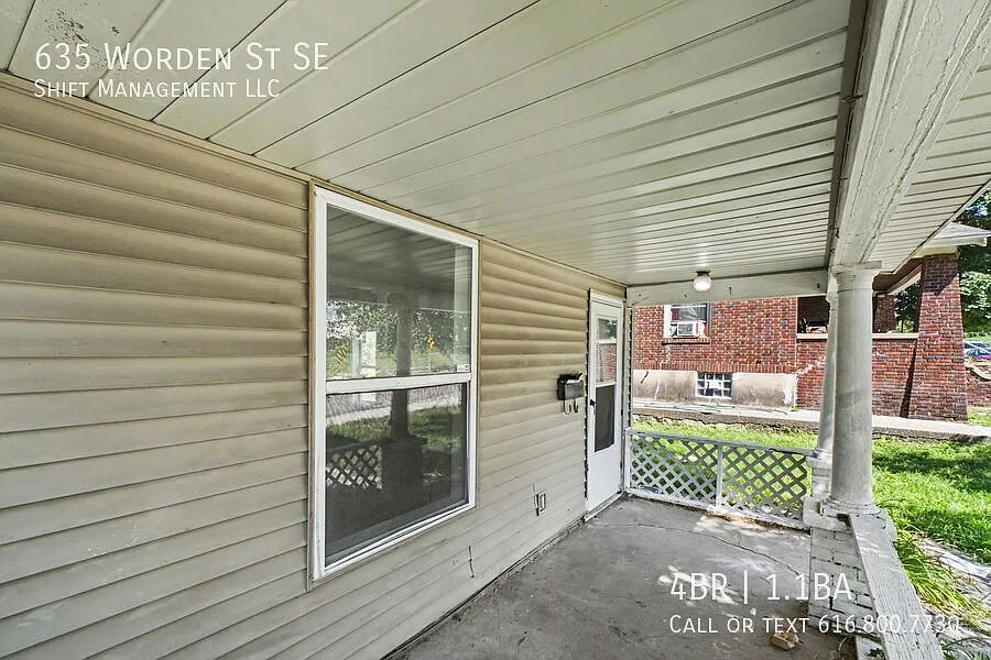 635 Worden - 4 Bedroom — Photo 2