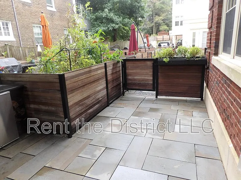 2926 Porter St NW #102 — Photo 7