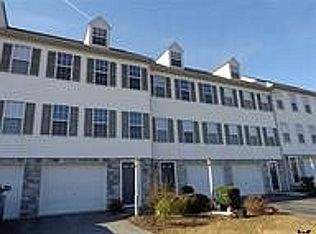 2816 Woodmont Dr, York, PA 17404