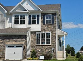 625 Fountain View Cir #10, Allentown, PA 18104