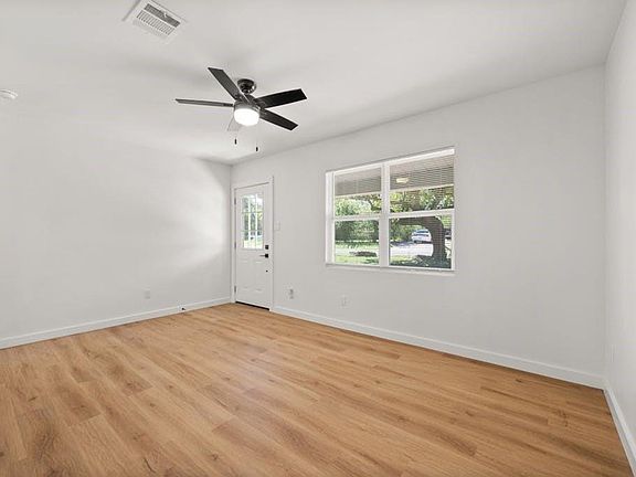 3rd image of 200 Chaparral Rd