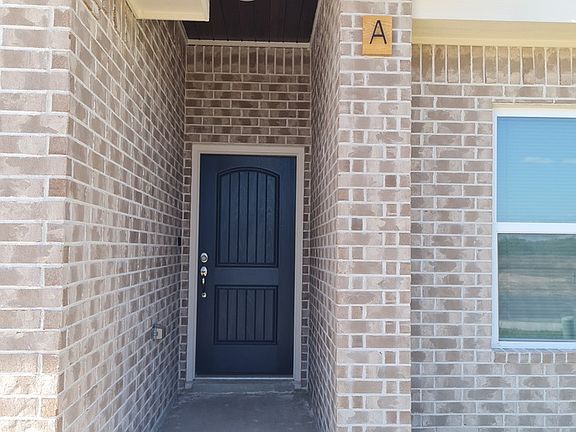 3rd image of 1009 Escondido Ln E