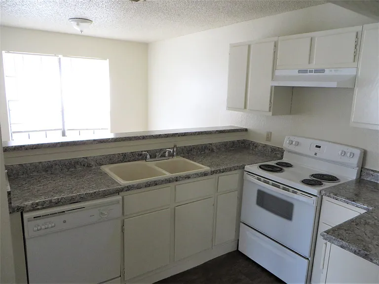 2217 Katy Ln #C — Photo 13