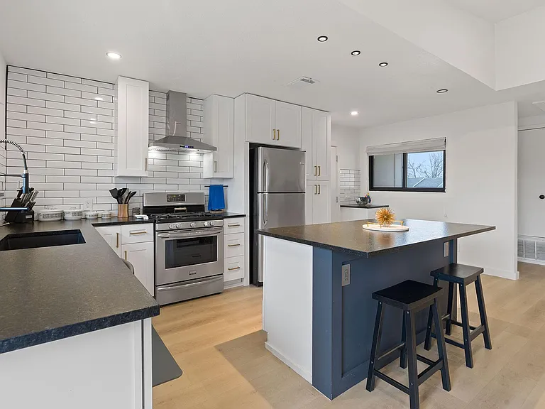 7106 Colony Park Dr — Photo 11