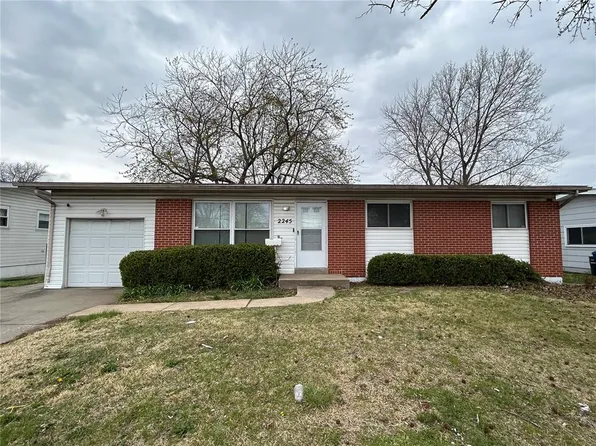 2245 Patterson Rd, Florissant, MO 63031