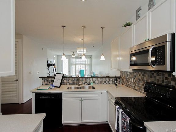 5th image of 1101 W 1st St #203