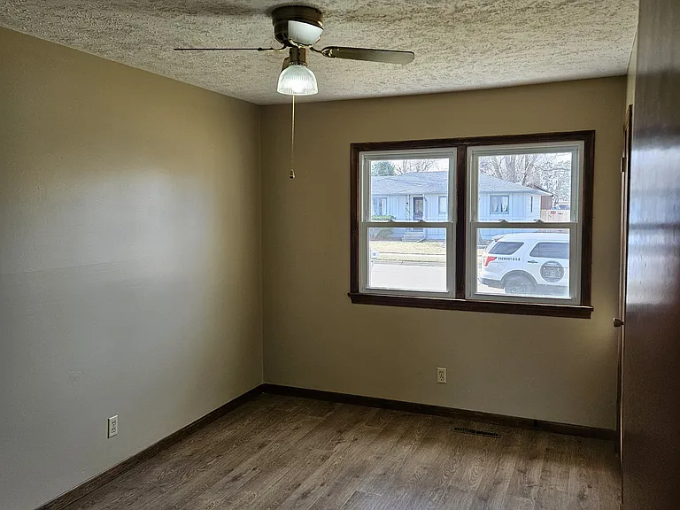 1310 W Dakota St — Photo 14