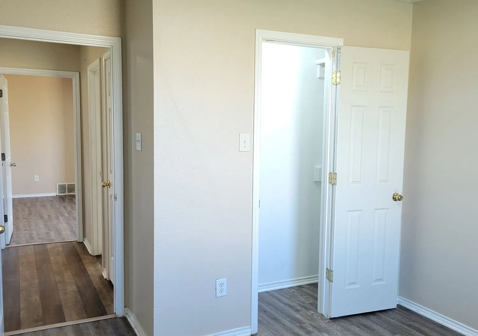 Beautiful 3/2/2 Available March! — Photo 3