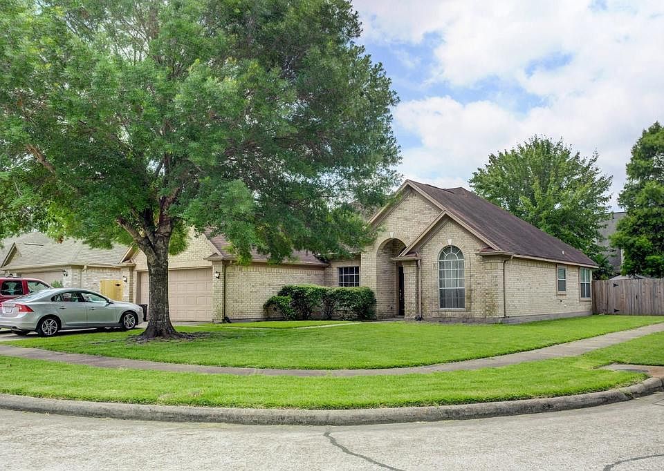 1st image of 10302 Otter Cir