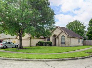 10302 Otter Cir, Baytown, TX 77523