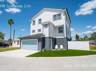 429 137th Avenue Cir, Madeira Beach, FL 33708