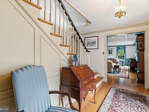 5th image of 107 E Mill Rd