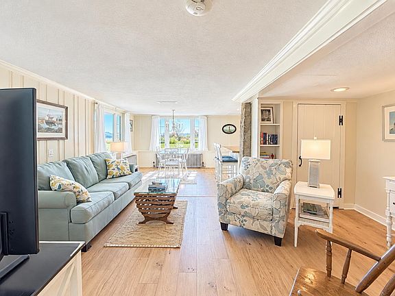 4th image of 42 Washington Rd #5