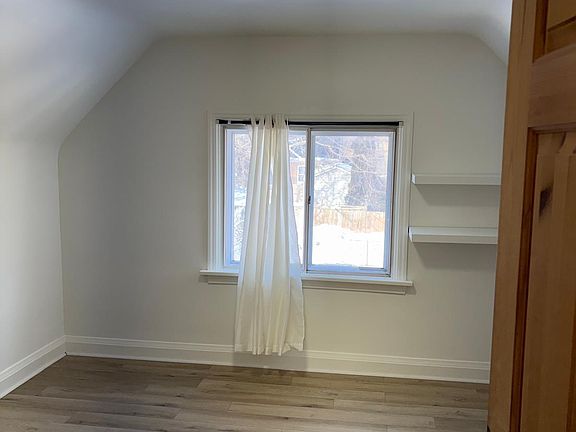 4th image of 38 Southmead Rd