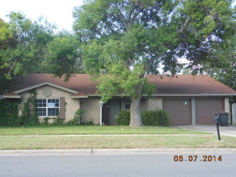 1st image of 902 E Jasper Dr