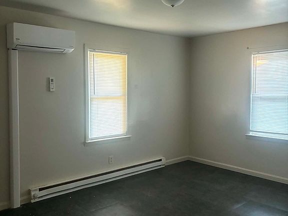 3rd image of 1115 E Rice Ln