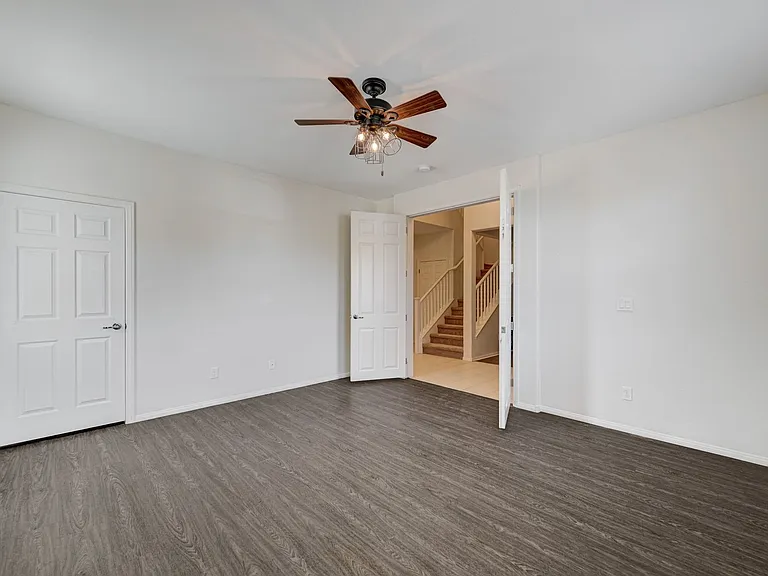 6637 Cliff Shore Ct — Photo 27