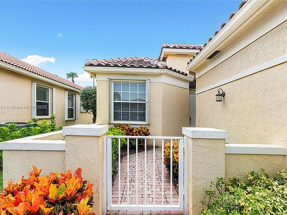 2nd image of 15434 Fiorenza Cir
