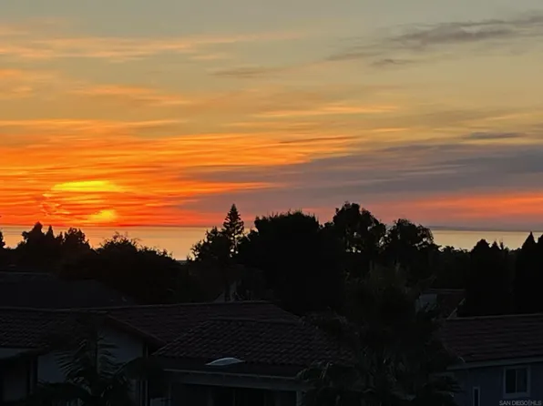 2988 Luciernaga St Unit 17, Carlsbad, CA 92009