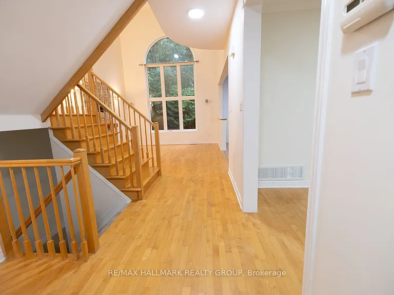 281 Goldridge Dr — Photo 12