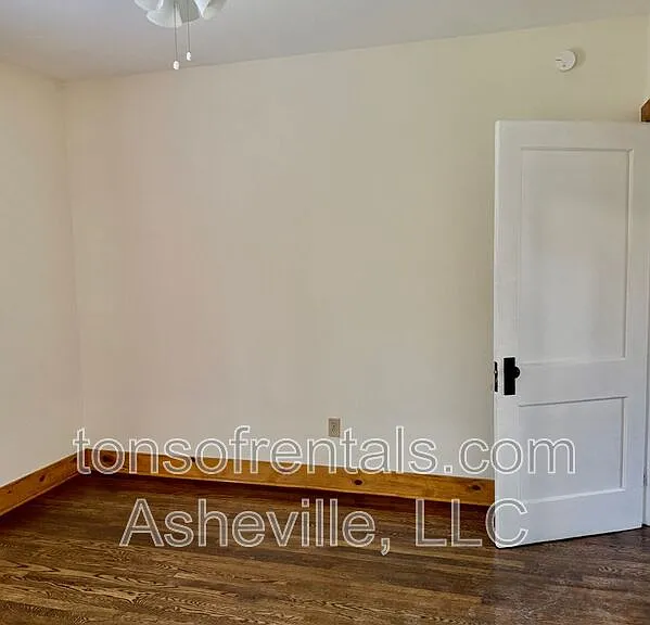 1809 Windsor Dr — Photo 15