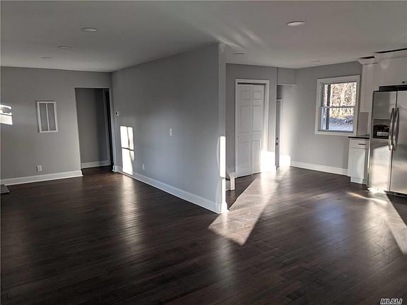 3rd image of 277 Dayton Ave
