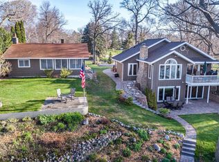 915 N Shore Dr, Detroit Lakes, MN 56501
