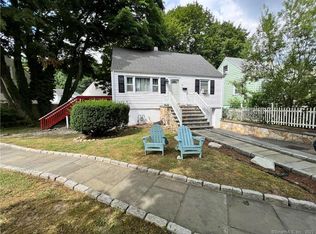 12 Glasser St, Norwalk, CT 06854